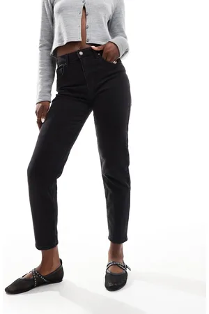 Bershka Sorte mom-jeans i Comfort Fit