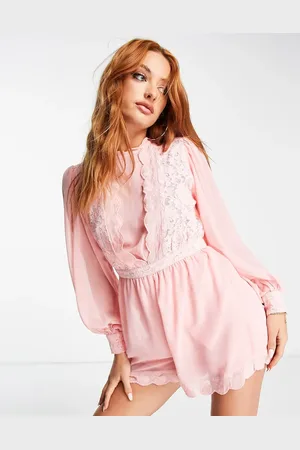 Topshop Langærmet lyserødt playsuit med blonder og muslingekant