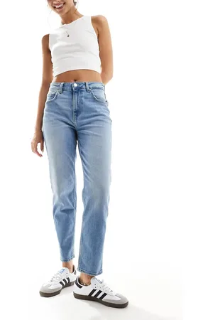 Bershka Lyseblå mom-jeans i comfort fit