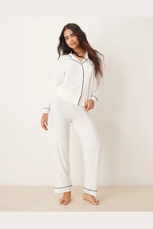 New Look Råhvidt pyjamassæt med lange ærmer