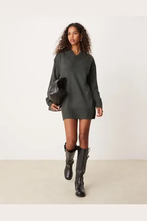 Glamorous Og løstsiddende sweaterkjole med V-hals i ribstrik