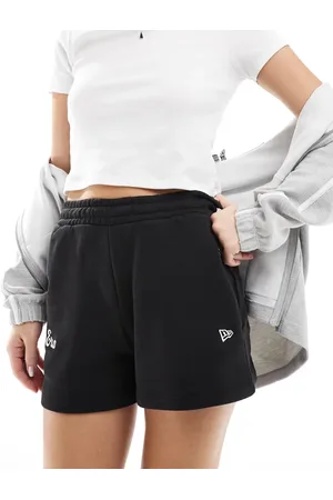 New Era Sorte sweat-shorts med sloganlogo