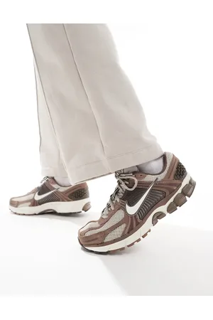 Nike Zoom Vomero 5 - Brun og råhvide sneakers-Grå
