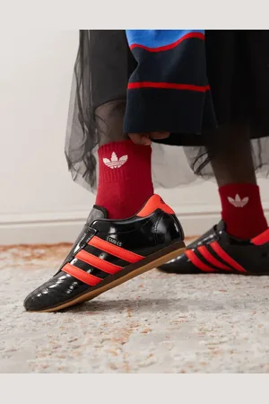 adidas Taekwondo - Sorte og røde sneakers