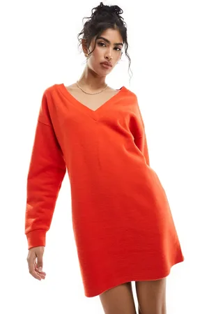 ASOS Superblød og løstsiddende sweater-minikjole med V-hals i