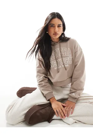 New Era Cropped og gråbrun hættetrøje med logobrodering-Neutral