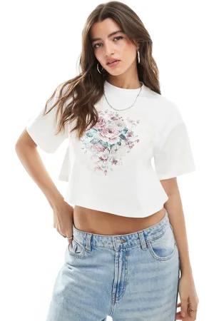 Miss Selfridge Ecrufarvet bred cropped T-shirt med vintage-inspireret hjerteprint med blomstermønster-Hvid
