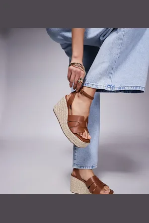 Simmi London Simmi London Wide Fit - Bellamy - Lysebrune sko med mellemhøj kilehæl i espadrille-stil