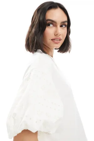 Miss Selfridge T-shirt med broderie anglaise-pufærmer