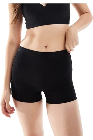 Magic Bodyfashion - Sorte shorts med let støtte og lav ryg