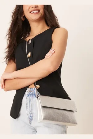 Accessorize Clutch-taske i metallisk sølvfarve med flaplukning