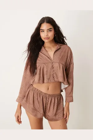Free People Brunt pyjamassæt med polkaprikker i satin