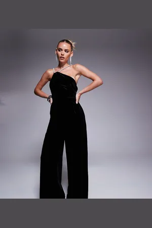 Forever New Oneshoulder-jumpsuit med rhinstensudsmykning