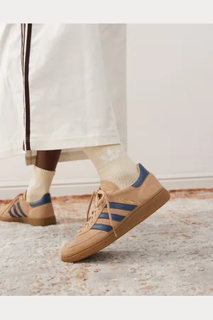 adidas Handball Spezial - Lysebrune og marineblå sneakers