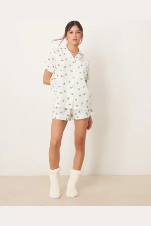 Loungeable Pyjamassæt med shorts og kortærmet skjorte i vævet dobby med kaktusprint