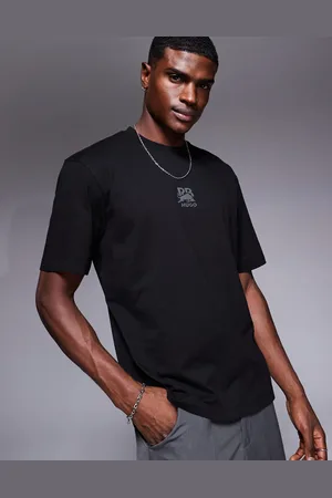 HUGO BOSS Bull Racing Capsule - Deckies - T-shirt med sølvfarvet, centralt logo i afslappet pasform