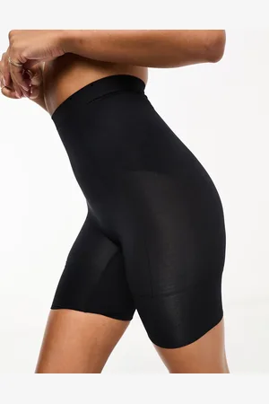 Dorina Absolute Sculpt - Sømløse og højtaljede sorte shorts med høj støtte