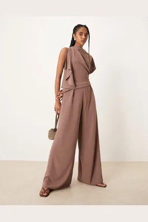 ASOS Gråbrun og asymmetrisk jumpsuit med draperet hals