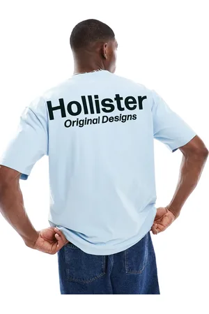 Hollister Lyseblå T-shirt med tech-logo og detalje på ryggen i firkantet pasform