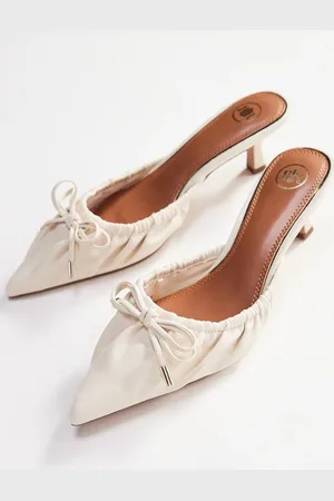 River Island Cremefarvede pumps med rynker og kitten-hæl-Hvid