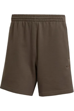 adidas Premium - Essentials - Mørke olivengrønne shorts