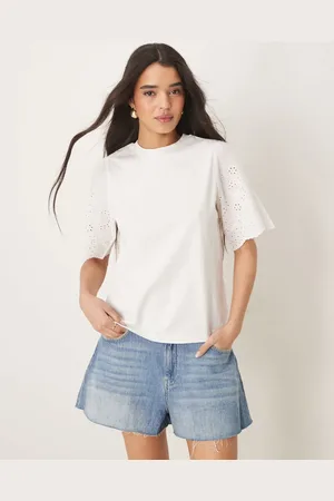 Y.A.S Lillalyserød T-shirt med ærmer i broderie anglaise-Hvid