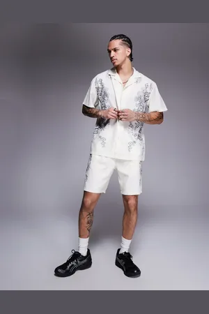 Liquor N Poker Royal Emblem - Råhvide afslappede shorts med print - Del af sæt