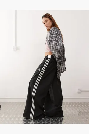 adidas Adicolor - Sorte træningsbukser med vide ben