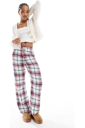 Cotton On Cotton On - Cremehvide pyjamasbukser med vintage-tern i flonel i afslappet pasform