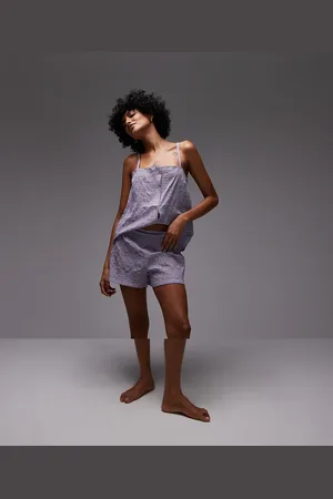 MANGO Pyjamassæt med cami-top og shorts med striber i bæk-og-bølge-stof