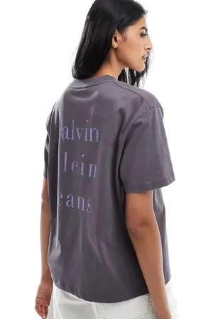 Calvin Klein Grå T-shirt med stablet logo på ryggen