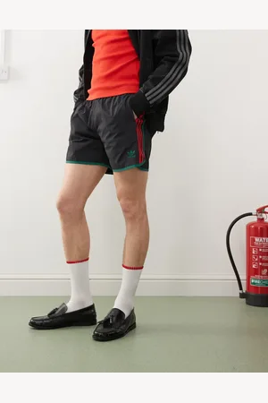 adidas Sprinter - Sorte og røde shorts