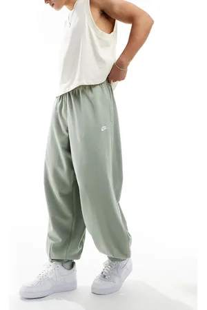 Nike Club - Oversized og olivengrønne joggingbukser med frotté-for