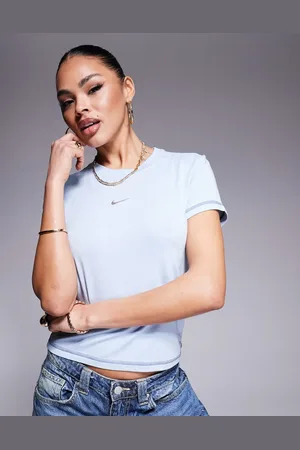 Nike Chill Gym Life - Lyseblå cropped baby-T-shirt med Swoosh