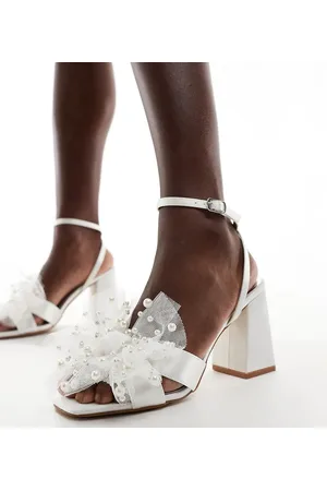 Be Mine Be Mine - Wide Fit - Elfenbensfarvede sandaler med blokhæl og tylsløjfe med perler-Hvid