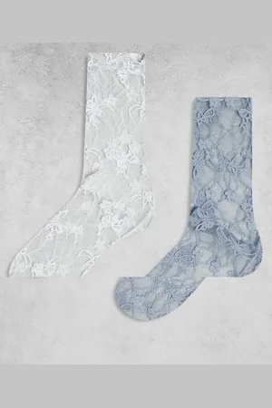 Reclaimed Pakke med 2 par ankelsokker med blomstermønster i hvid/blå mesh