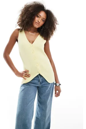 ASOS Kærnemælksgul og strikket vest med V-hals-Hvid