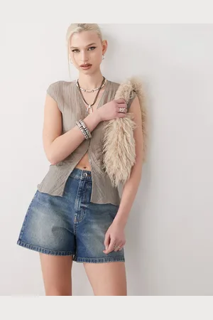 COLLUSION Mellemblå og forvaskede mom-shorts i denim