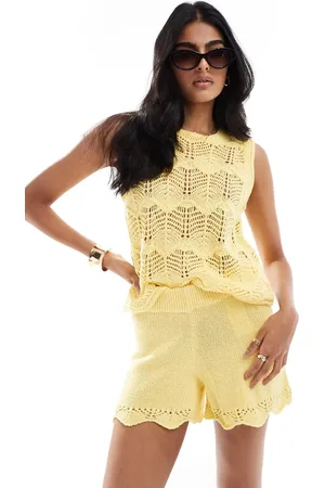 VERO MODA Hæklet top i pastelgul - Del af sæt