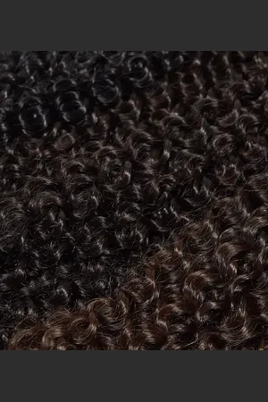 Easilocks X Kaz - Clip-in-hårextensions med krøller på 15 " - Kun hos ASOS-Brunette