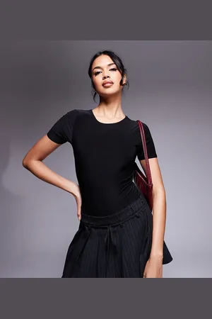 Fashionkilla Stram T-shirt-bodystocking med forgivende effekt og dobbeltlag - Kun hos ASOS
