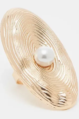 Kaiia Guldfarvet oval ring med perledetalje - Kun hos ASOS