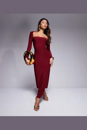 Kaiia Tætsiddende bandeau-maxikjole med langærmet bolero - Kun hos ASOS-Rød