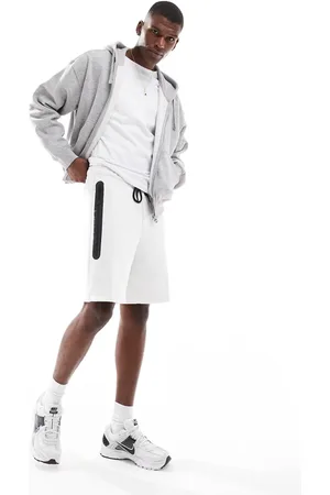 Nike Club - Hvide shorts i tech-fleece