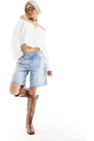 Bershka Longline-denimshorts med rhinsten