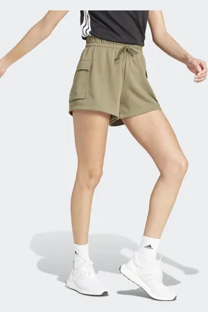 adidas Essentials - Olivengrønne cargoshorts med lille hvidt logo i frotté