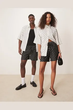 Sister Jane Cremefarvede unisex-shorts med polkaprikker i firkantet pasform - Del af sæt