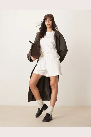 ASOS Cremefarvede longline-shorts i kraftigt og ribbet materiale i chunky stil - Del af sæt-Hvid