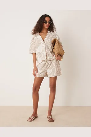 VILA Højtaljede shorts med oversized bladprint - Del af sæt-Neutral