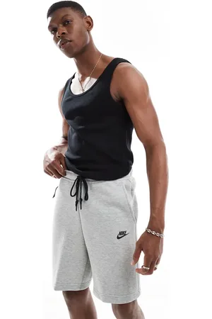 Nike Club - Grå shorts i tech-fleece